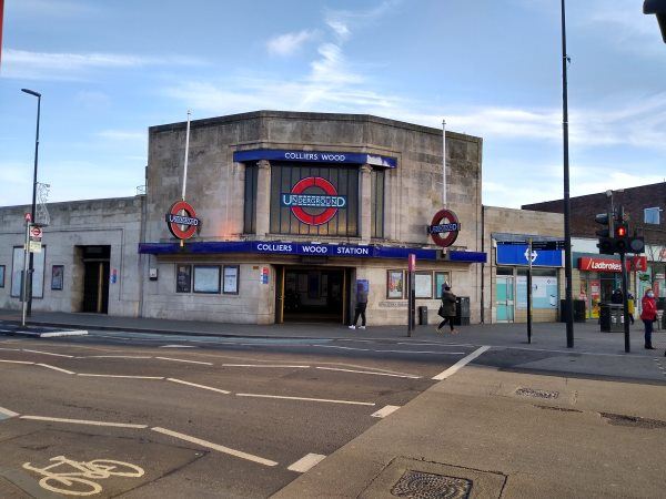 Colliers Wood station